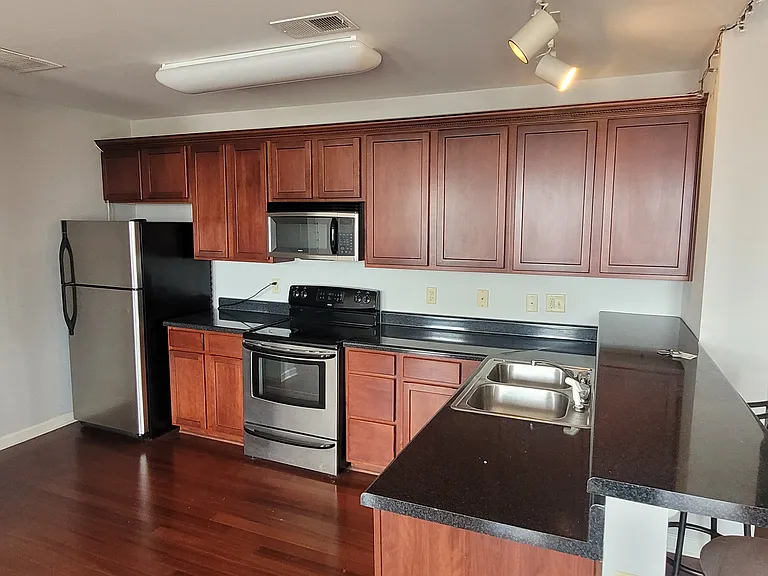 720 Litty Ct #305 — Photo 3