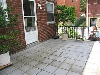 2nd image of 1633 Mace Ave