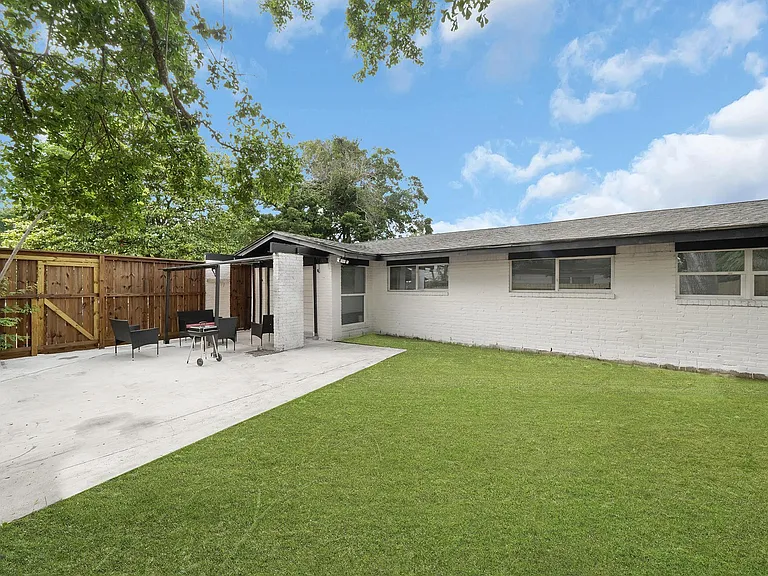 11103 Greenwillow St — Photo 10