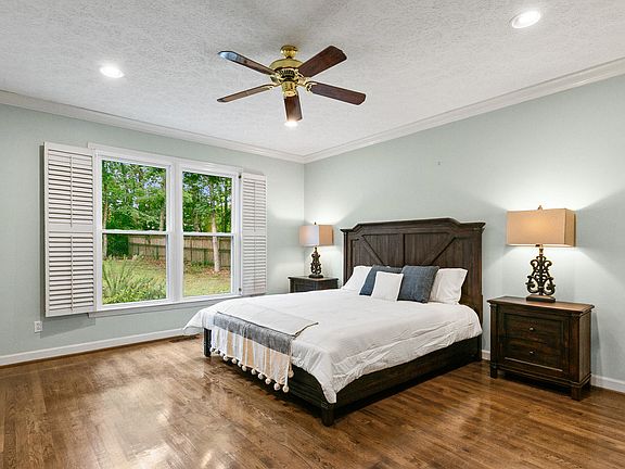 4th image of 1412 Forest Brook Dr