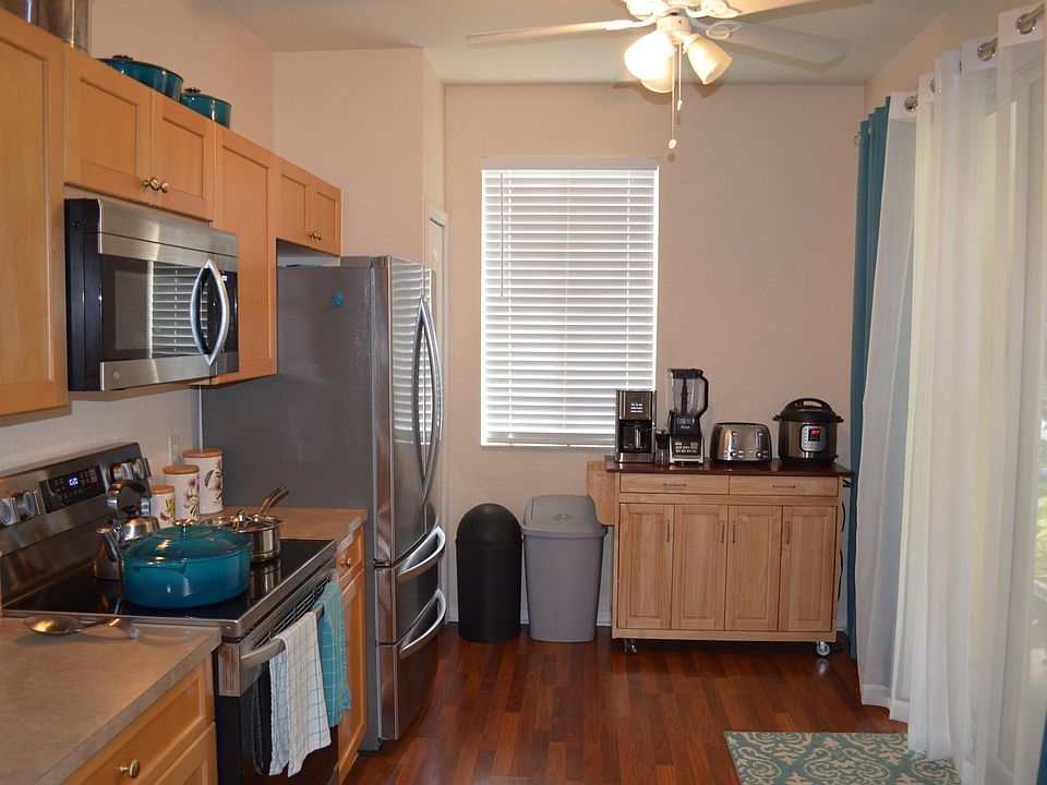 We love to cook so the kitchen is set up with great equipment.