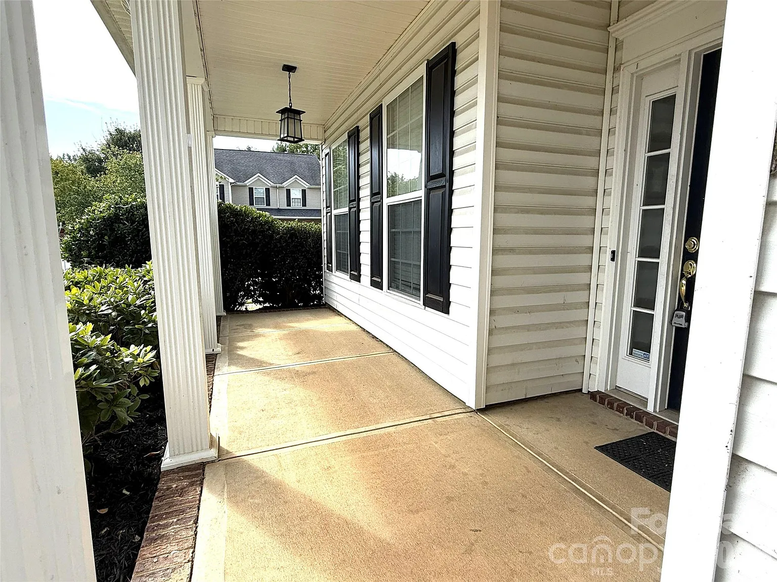 4 bed, 2.5 bath, 2634 sqft, $2,700 — Photo 3