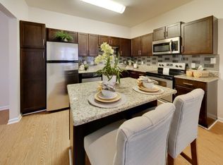 100 Saluda Ct, Chapel Hill, NC 27514