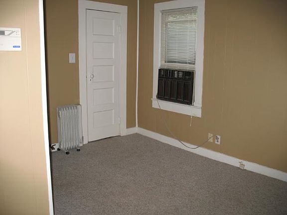 4th image of 2432 22nd St #R
