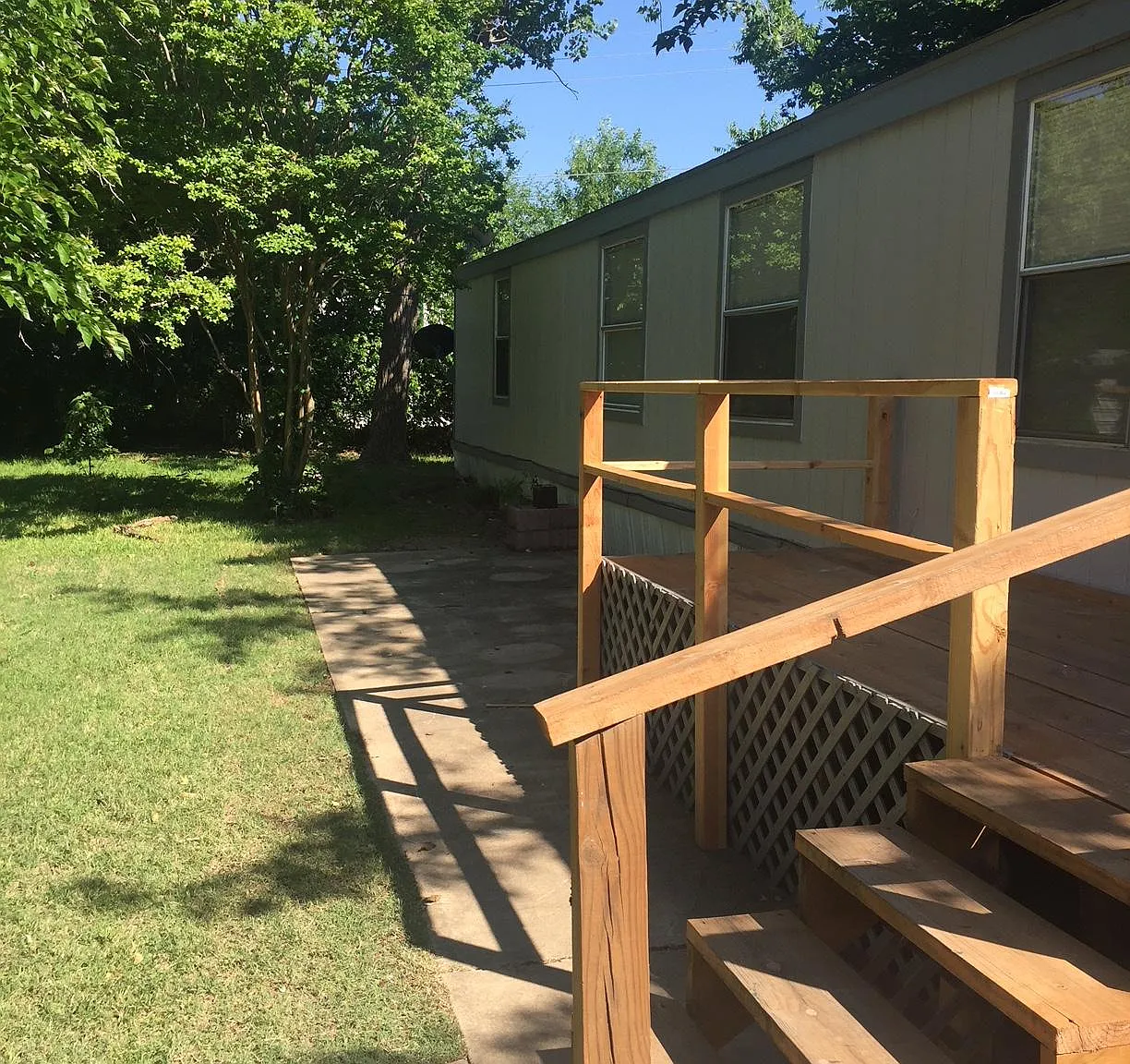 140 Bowles Ln — Photo 3