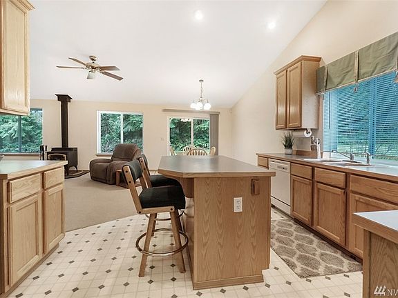3rd image of 12414 190th Avenue Ct E