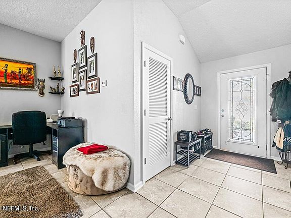 3rd image of 275 GILMORE Lane
