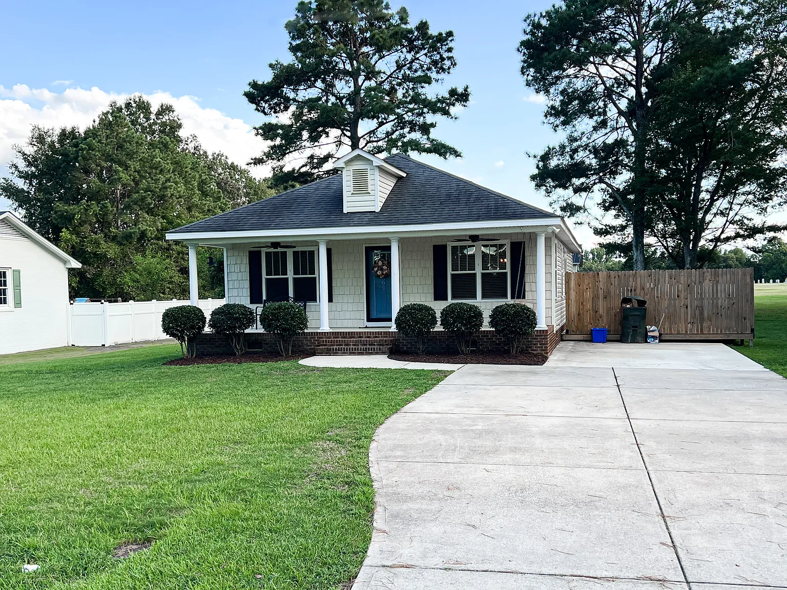 3 bed, 1410 sqft, $1,950 — Photo 1