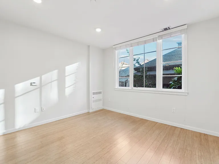 Addison Arts Apartments — Photo 126