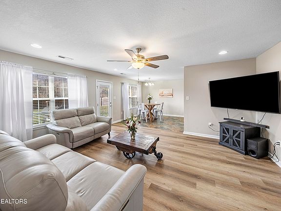 5th image of 8033 Cambridge Reserve Dr