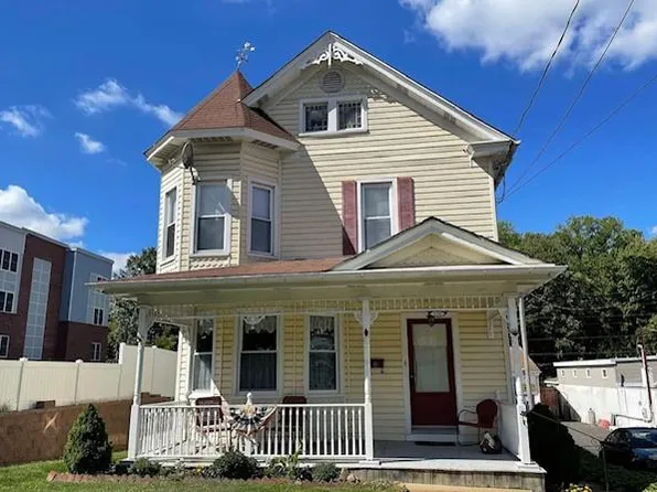 518 Davisville Rd, Willow Grove, PA 19090