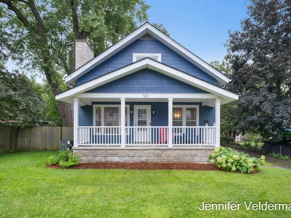 120 E Division St NE, Rockford, MI 49341