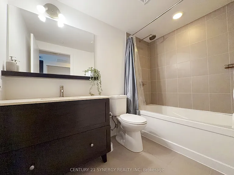 411 Mackay St #408 — Photo 8