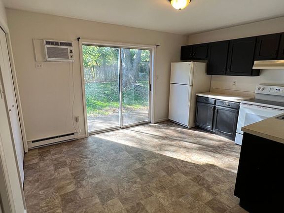 4th image of 4 Ann Rd #32