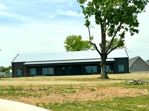 195 Spout Springs Rd, Muscle Shoals, AL 35661