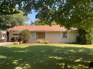 863 Midway Dr, Batavia, IL 60510