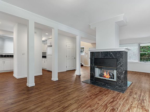 2nd image of 733 Belmont Pl E