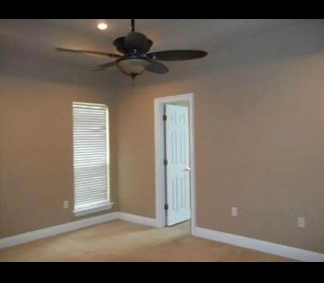 18852 Mackie Ct — Photo 4