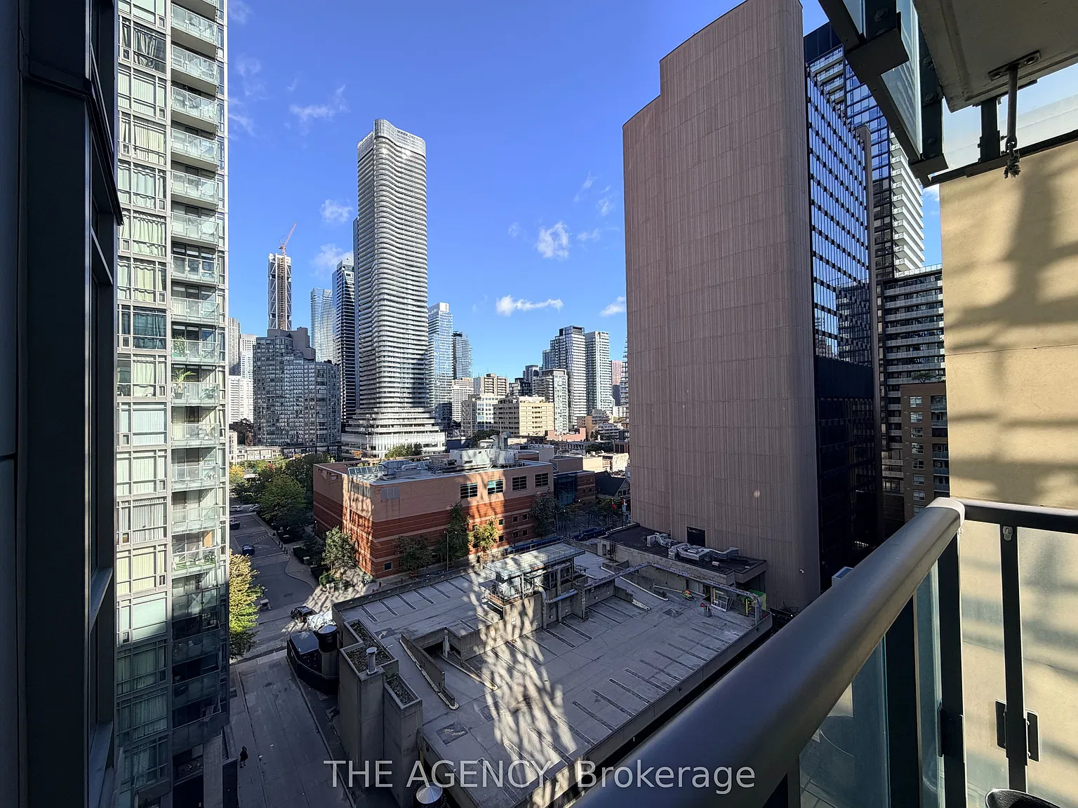 38 Grenville St — Photo 2