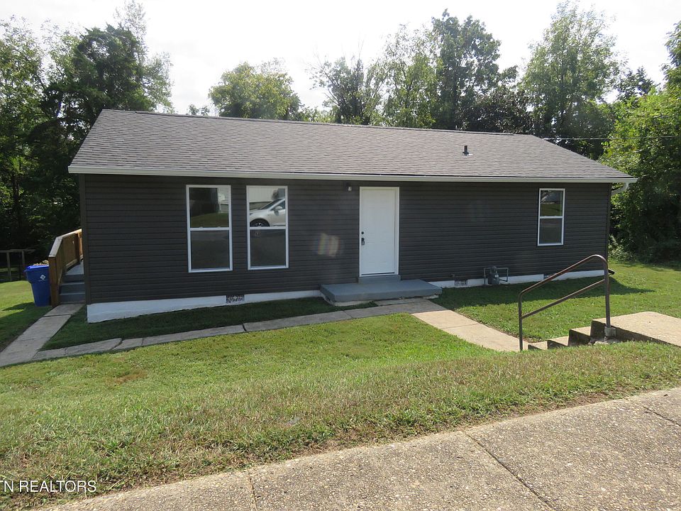 1st image of 108 E Arrowwood Rd