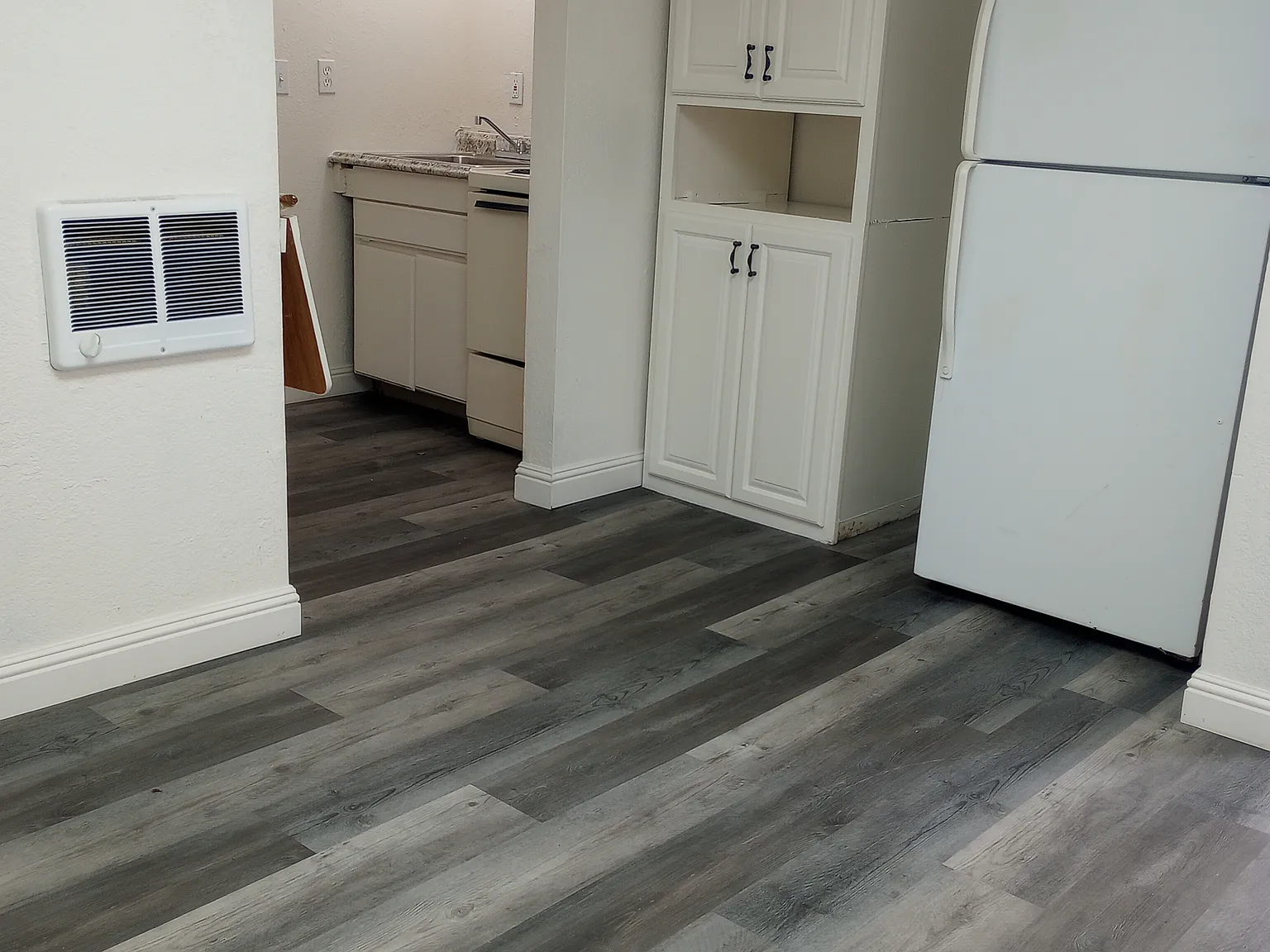 Studio, 700 sqft, $950 — Photo 3