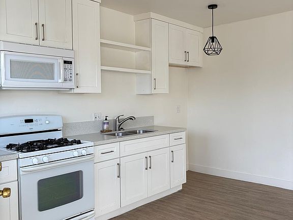 4th image of 140 W Hoover Ave APT 5