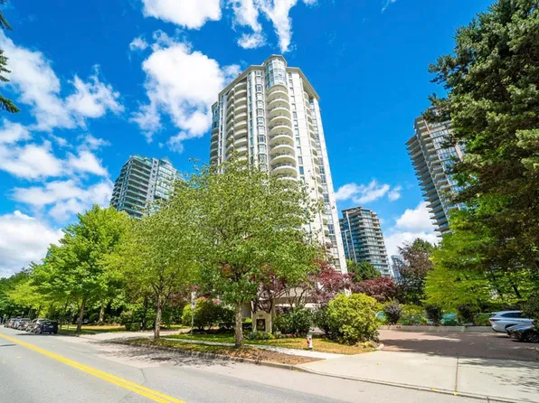 6188 Patterson Ave #802, Burnaby, BC V5H 2N1