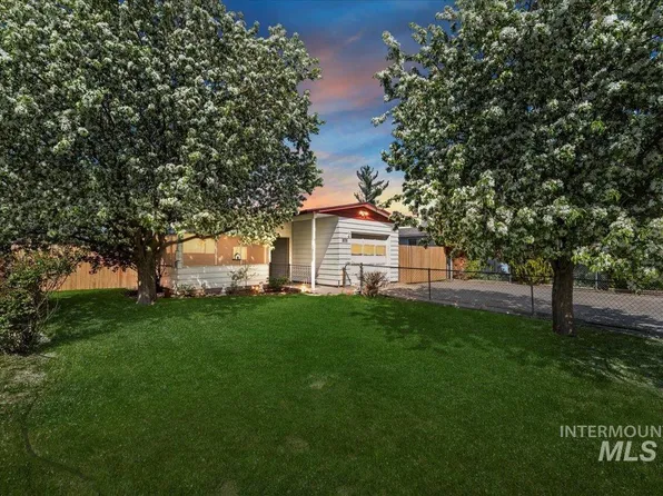 205 Erickson Ave, Emmett, ID 83617
