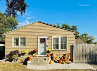 1016 E 12th St, Yankton, SD 57078