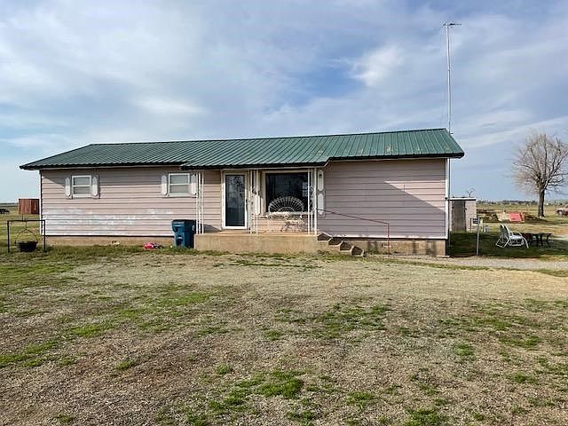 2nd image of 1134 County Road 1150 Colony Ok #73021HOME