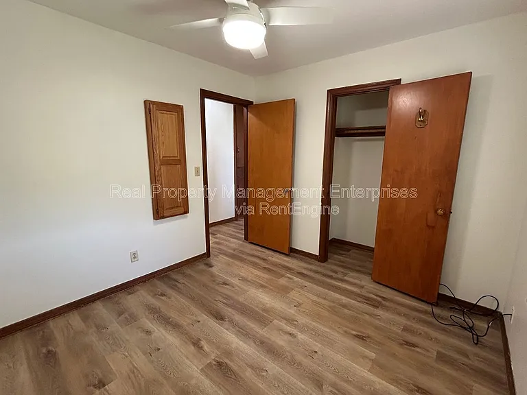 204 Wolf Ln — Photo 18