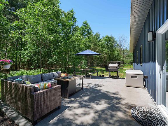 5th image of 8006 Springwater Dr NW