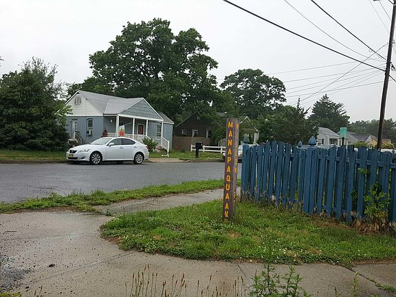5th image of 407 Manapaqua Ave