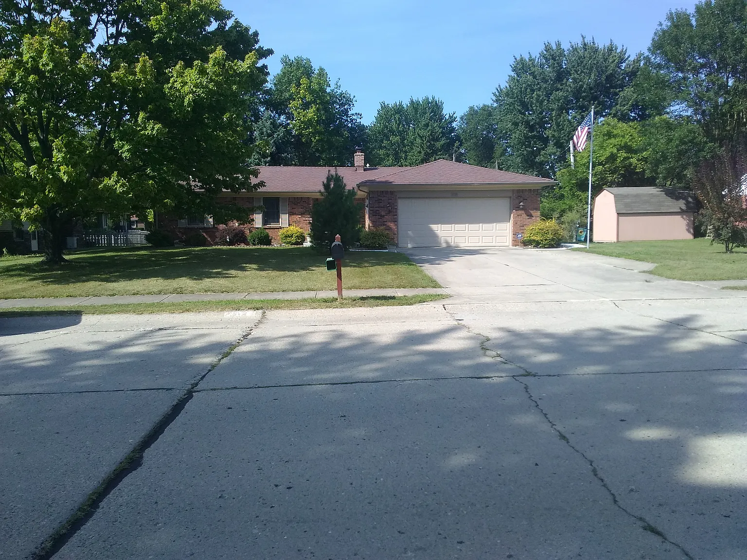 308 Lake View Dr photo 1