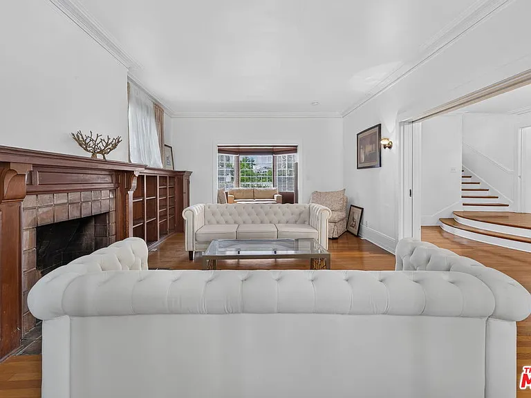 2215 W 21st St — Photo 11