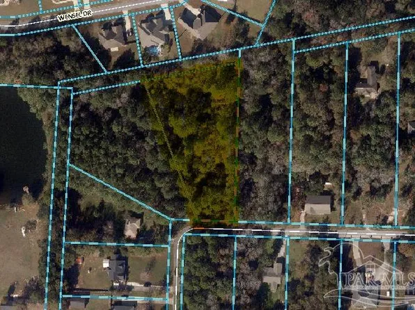 700 Pinebrook Cir, Cantonment, FL 32533