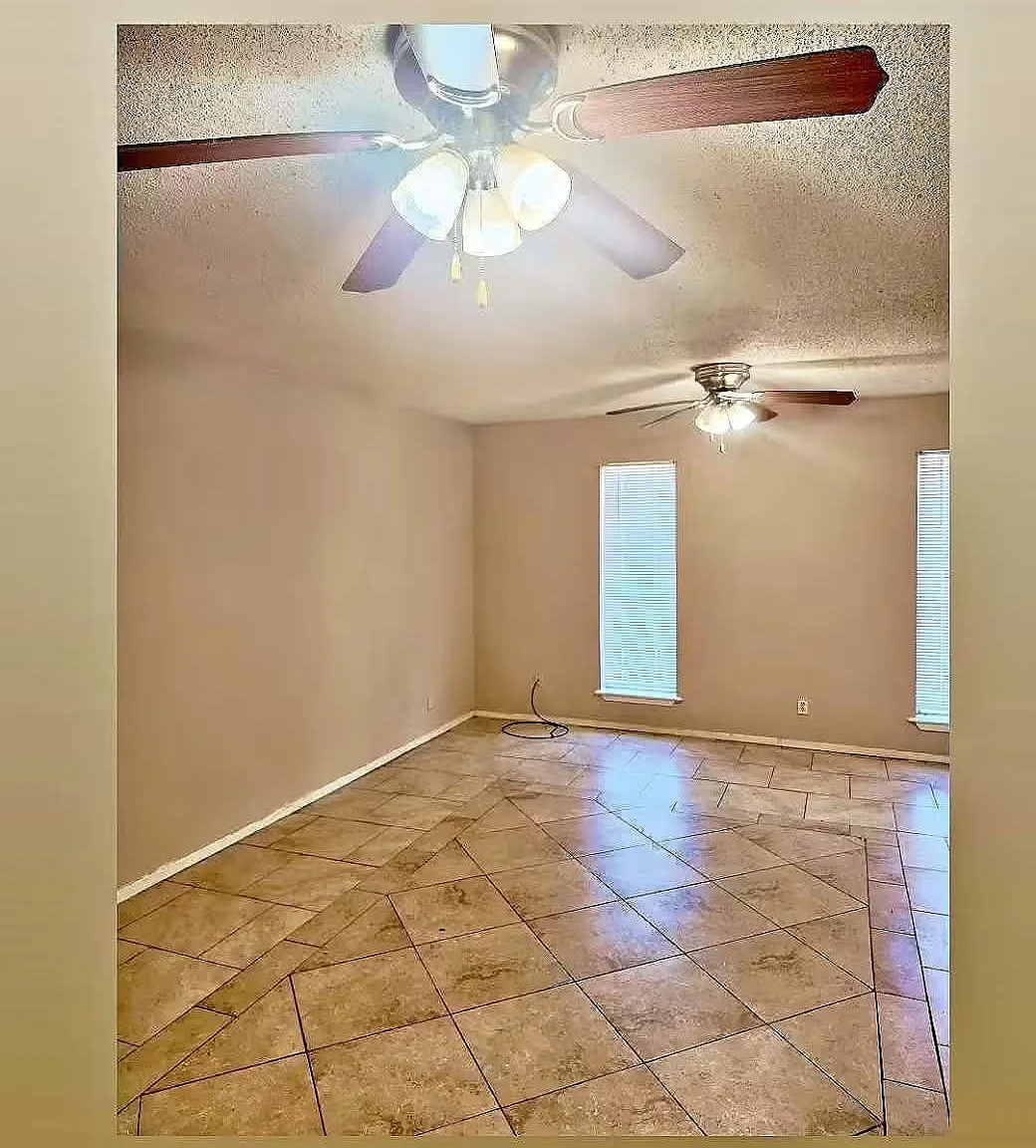 2 bed, 1000 sqft, $1,000 — Photo 4