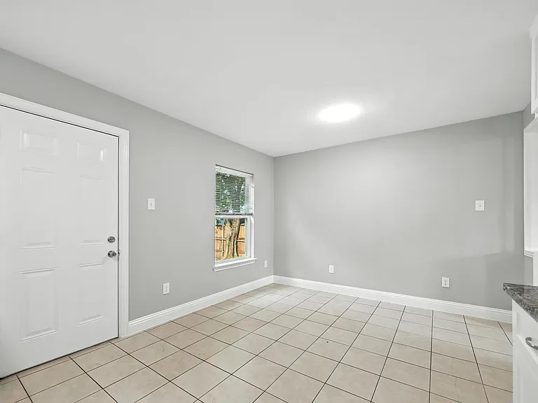 6520 Lovett Ave — Photo 6