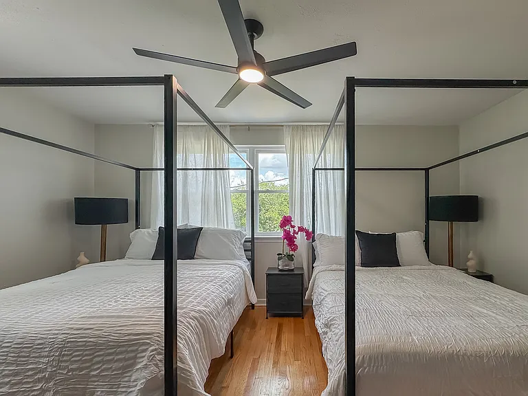 1044 Seminole Dr — Photo 16