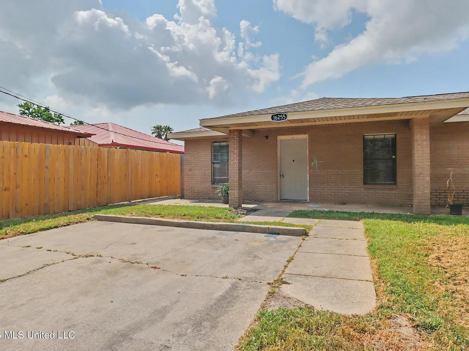 2 bed, 2.0 bath, 1908 sqft, $1,100 — Photo 3