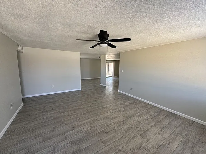 7361 W Coronado Rd — Photo 3