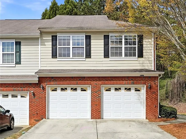 1006 Ivydale Cir — Photo 1