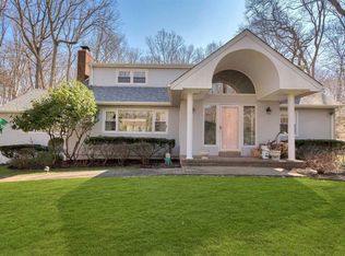 38 Laurel Cove Rd, Oyster Bay, NY 11771