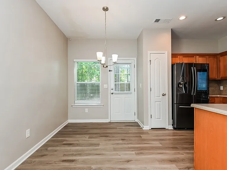 114 Creekwood Trl — Photo 6