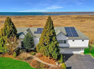 34 Hay Rd, Shirley, NY 11967