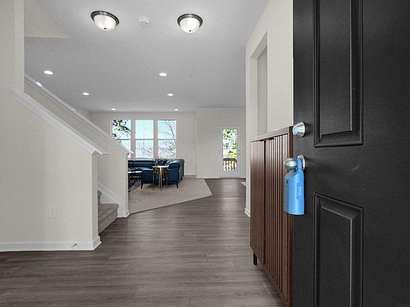 4th image of 2932 Beechwood Dr