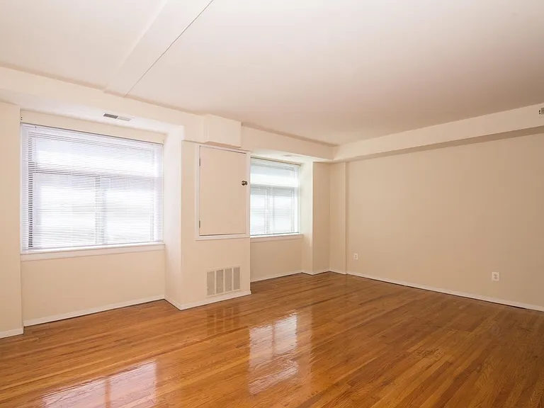 319 S 10th St #2311 — Photo 4