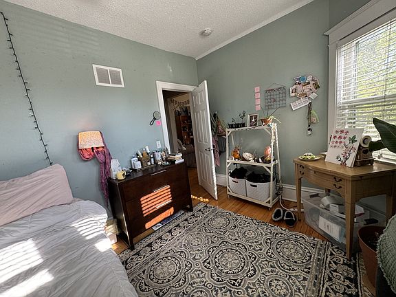 5th image of 3954 Portland Ave #11280927