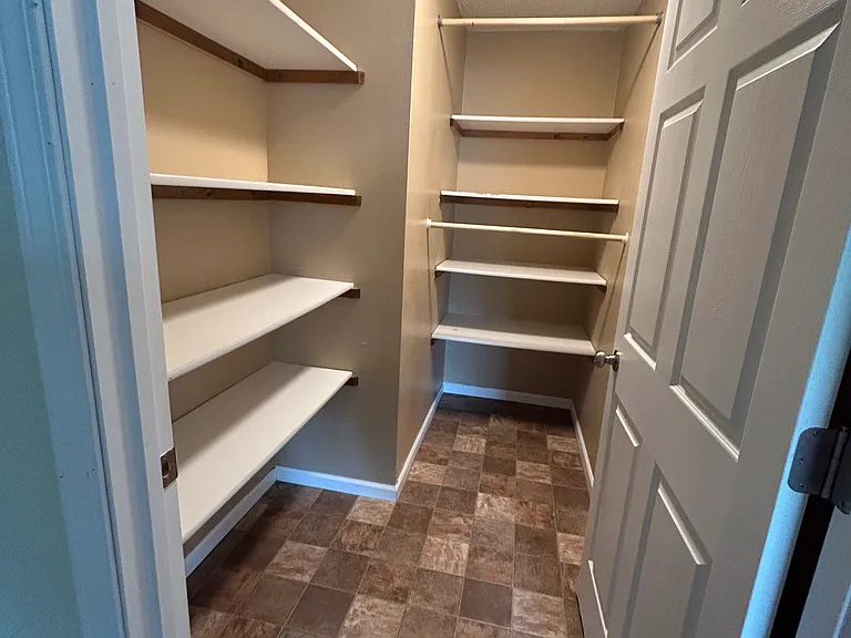 222 N Central St — Photo 15