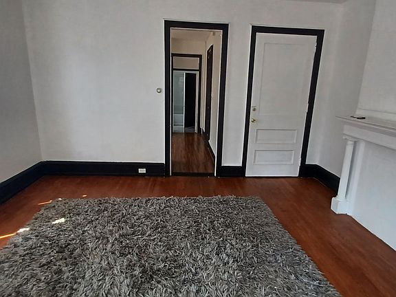 4th image of 1720 Memorial Ave Floor 2